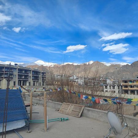 Hotel Lonchay Residency Leh Bagian luar foto