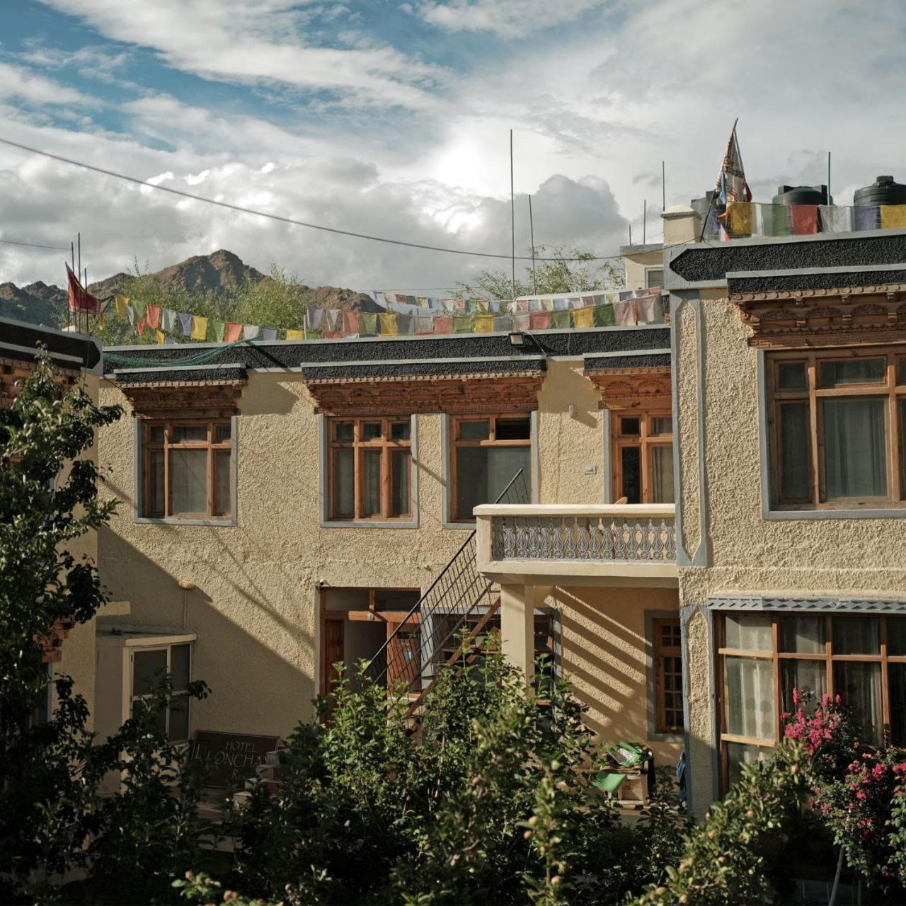 Hotel Lonchay Residency Leh Bagian luar foto
